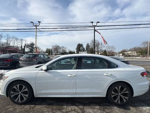 Used 2021 Volkswagen Passat 2.0T SE image 8