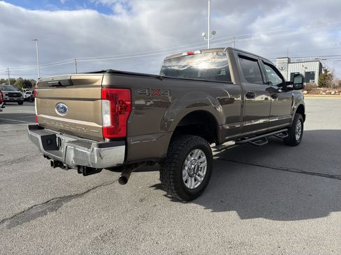 Used 2017 Ford F250 XLT image 3