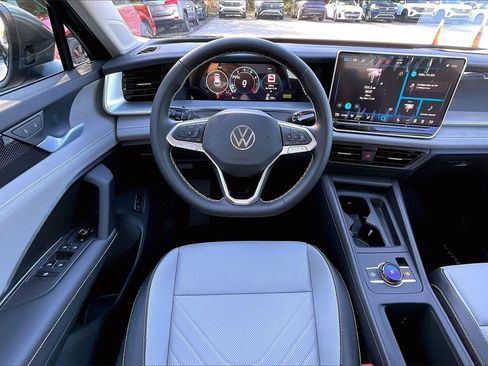 New 2026 Volkswagen Tiguan SE image 19