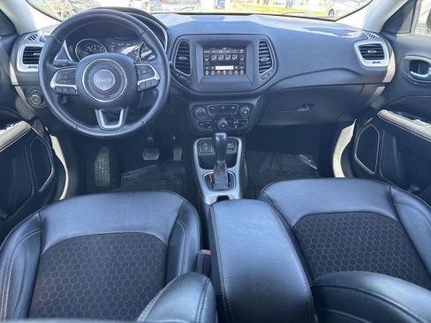 Used 2021 Jeep Compass Latitude image 13