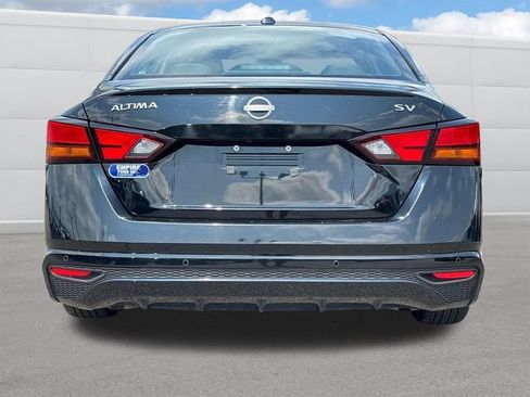 Used 2024 Nissan Altima 2.5 SV FWD image 4