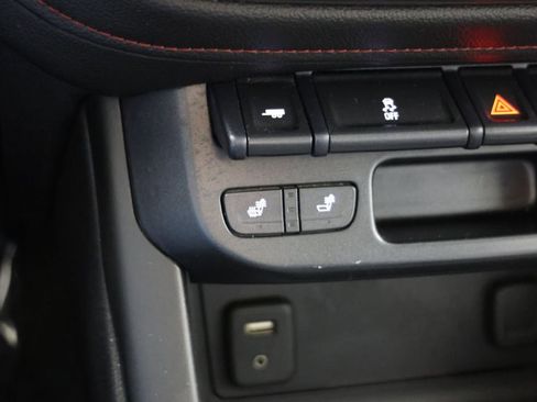 Used 2016 GMC Canyon SLE image 9