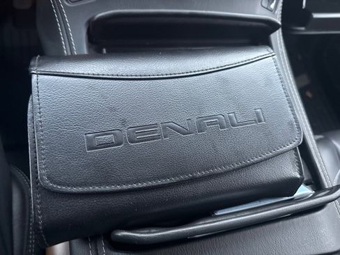 Used 2018 GMC Yukon Denali image 36