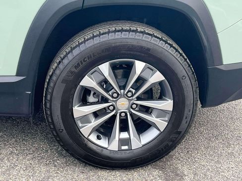 Used 2025 Chevrolet Equinox LT w/ Convenience Package II image 9