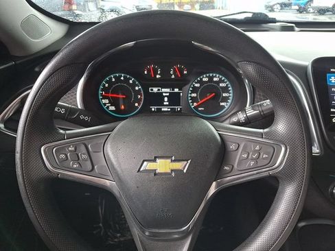 Used 2021 Chevrolet Malibu LT FWD image 18