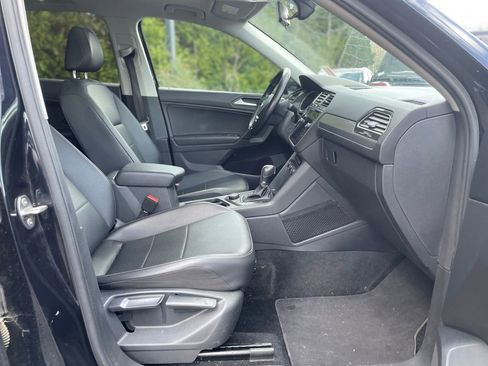 Used 2019 Volkswagen Tiguan SE image 19