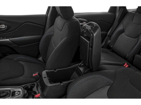 Used 2019 Jeep Cherokee Latitude Plus AWD/4WD image 12