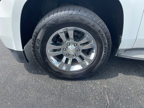 Used 2015 Chevrolet Suburban LT AWD/4WD image 4