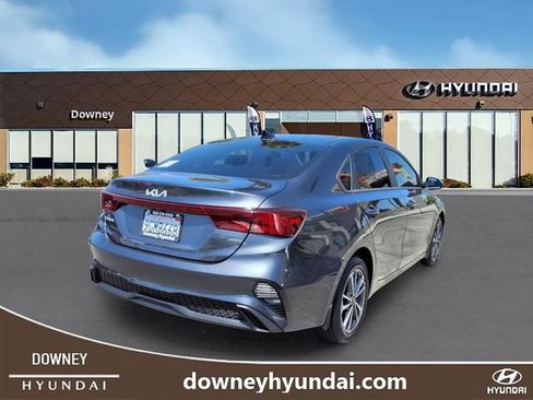 Used 2023 Kia Forte LXS FWD image 4