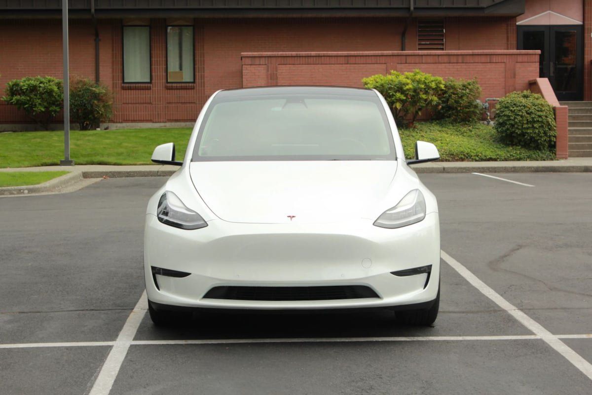 Used 2022 Tesla Model Y Long Range AWD/4WD image 2