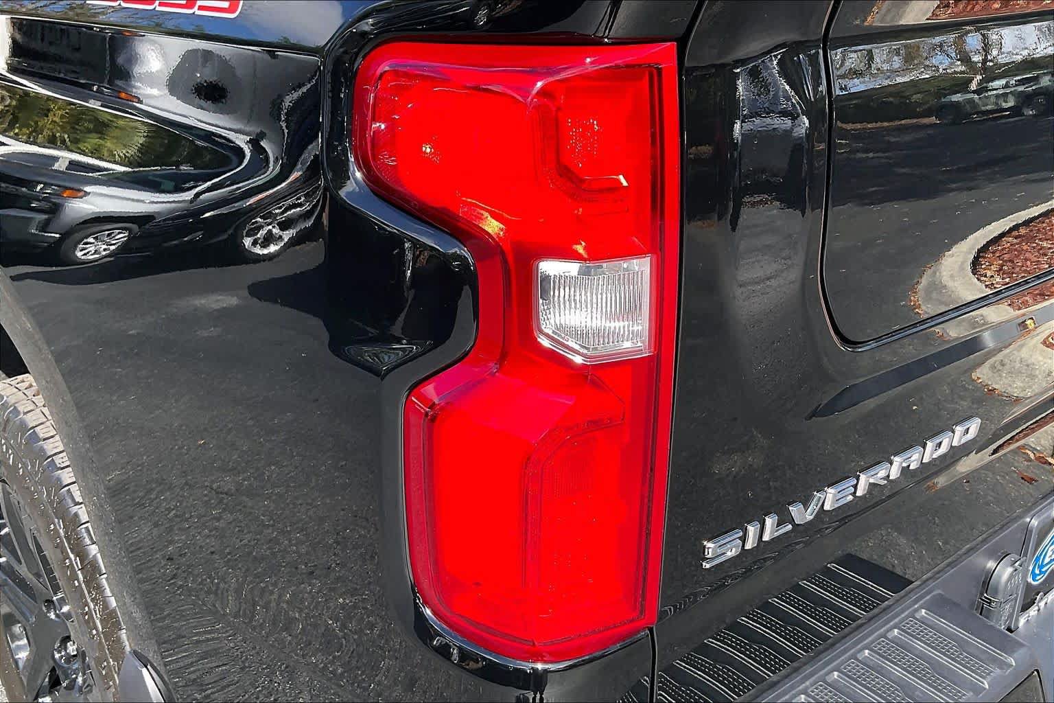 Used 2026 Chevrolet Silverado 1500 LT Trail Boss w/ Convenience Package II AWD/4WD image 52