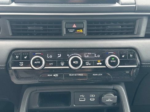 Used 2023 Honda Pilot Elite image 25