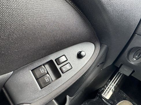 Used 2017 Nissan 370Z Coupe RWD image 24