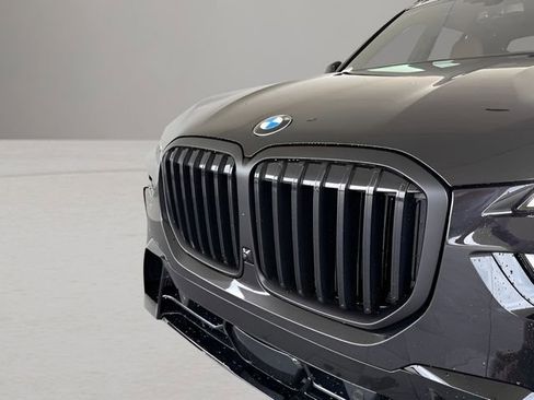 Certified 2026 BMW X7 xDrive40i w/ M Sport Package AWD/4WD image 2