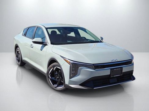 New 2026 Kia K4 EX image 1