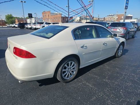 Used 2011 Buick Lucerne CXL w/ Driver Confidence Package FWD image 4