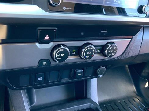 Used 2022 Toyota Tacoma SR5 w/ SR5 Appearance Package (SM) image 32