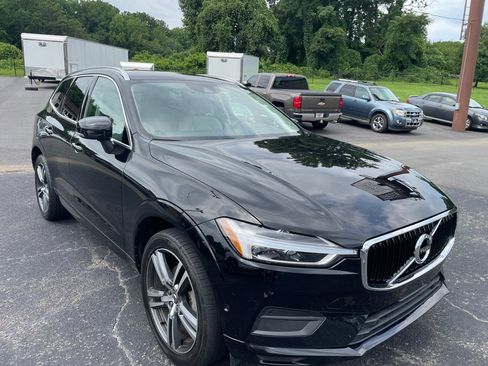 Used 2018 Volvo XC60 T5 Momentum w/ Vision Package AWD/4WD image 8