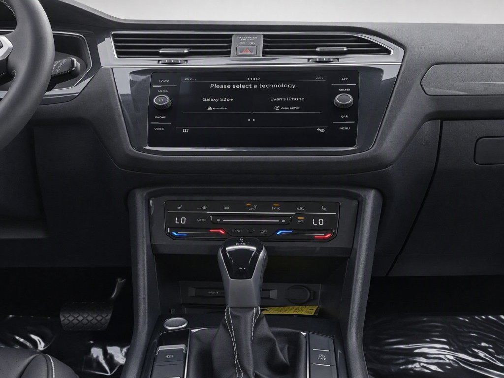 Certified 2023 Volkswagen Tiguan SE AWD/4WD image 26