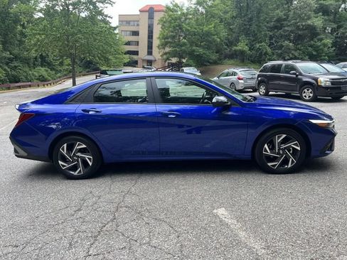 Used 2025 Hyundai Elantra SEL FWD image 6