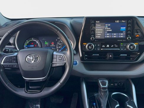 Used 2021 Toyota Highlander XLE image 12