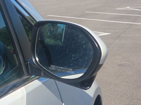 Used 2016 Honda Odyssey SE image 6