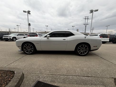 Used 2020 Dodge Challenger R/T w/ Plus Package image 12