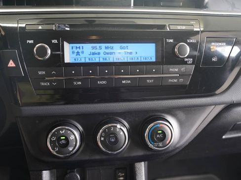Used 2015 Toyota Corolla L FWD image 18