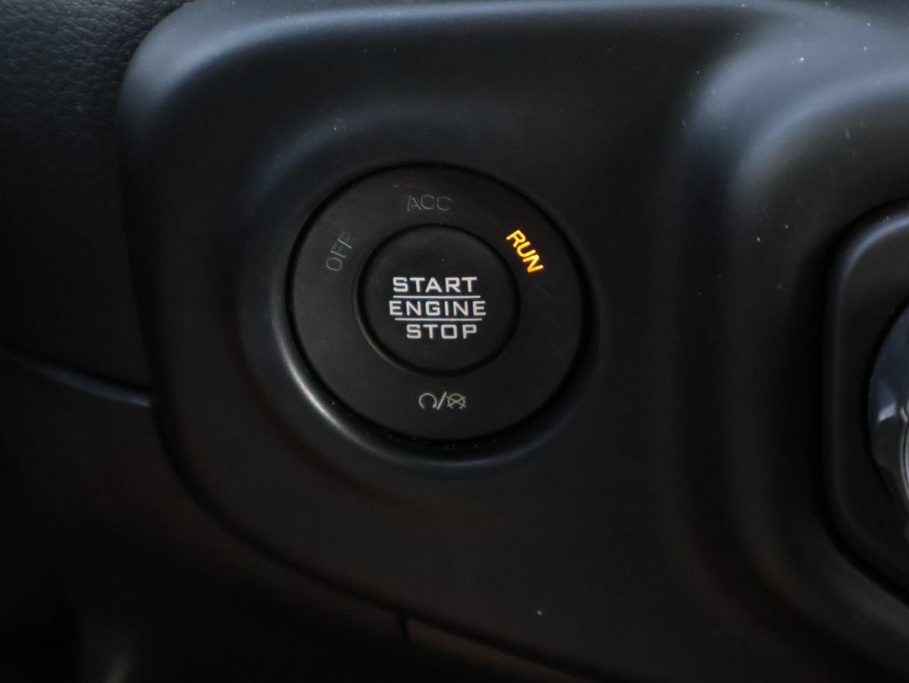 Used 2023 Jeep Wrangler Unlimited Sahara w/ LED Lighting Group AWD/4WD image 27