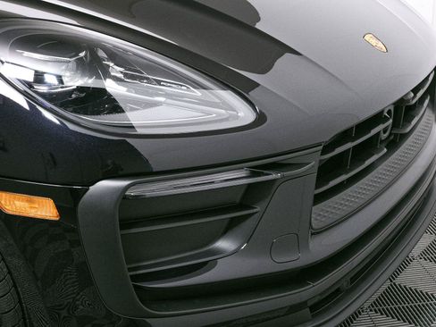 New 2026 Porsche Macan Turbo AWD/4WD image 38