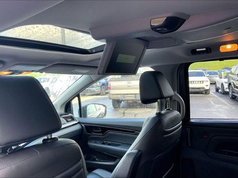 Used 2022 Honda Odyssey Touring image 11