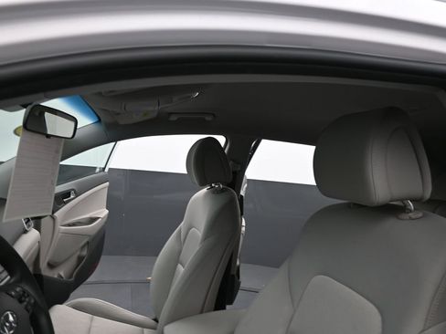 Used 2018 Hyundai Tucson SEL w/ Cargo Package image 11