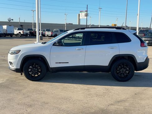 Used 2023 Jeep Cherokee Altitude Lux image 7