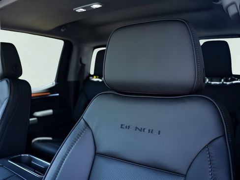 New 2026 GMC Sierra 1500 Denali w/ Denali Reserve Package AWD/4WD image 11