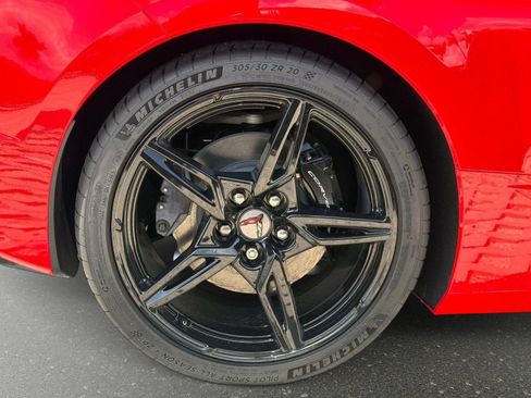 Used 2025 Chevrolet Corvette Stingray Preferred Cpe w/ Battery Protection Package RWD image 19