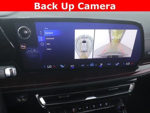 Used 2025 Chevrolet Traverse Z71 w/ LPO, Floor Liner Package AWD/4WD image 22
