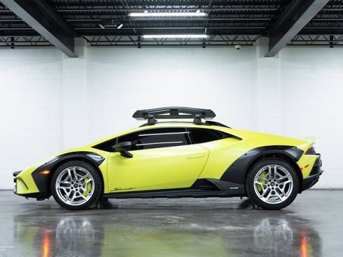 Used 2024 Lamborghini Huracan Sterrato image 8