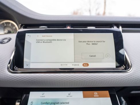 Used 2023 Land Rover Range Rover Evoque R-Dynamic S image 31