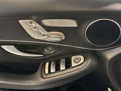 Used 2022 Mercedes-Benz GLC 300 4MATIC image 13