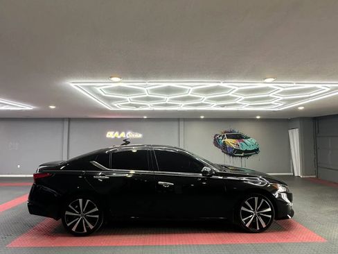 Used 2019 Nissan Altima 2.5 Platinum FWD image 7