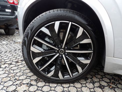 Certified 2025 Volvo XC90 B6 Plus image 31