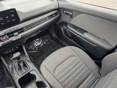 Used 2025 Kia K4 EX image 16