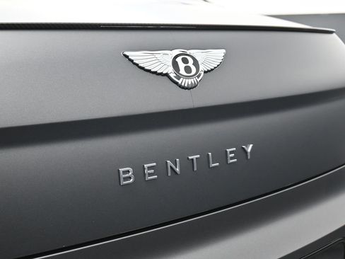 Used 2025 Bentley Flying Spur Plug-In Hybrid image 14