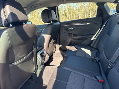 Used 2014 Chevrolet Impala LT w/ Convenience Package image 7