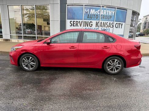 Used 2023 Kia Forte LXS w/ LXS Technology Package FWD image 2