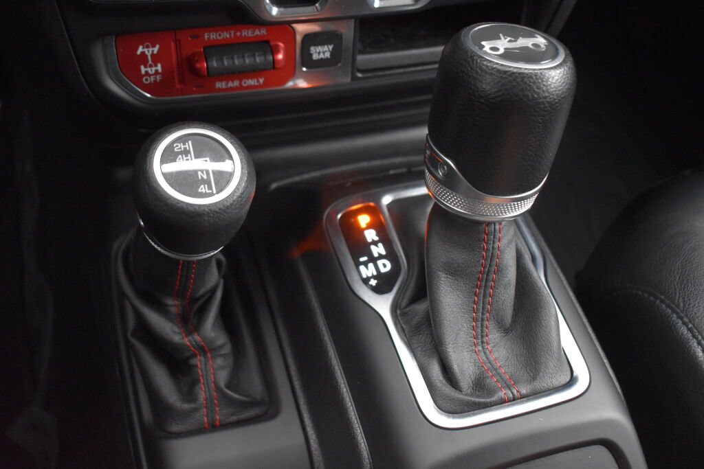 Used 2019 Jeep Wrangler Unlimited Rubicon w/ Cold Weather Group AWD/4WD image 13