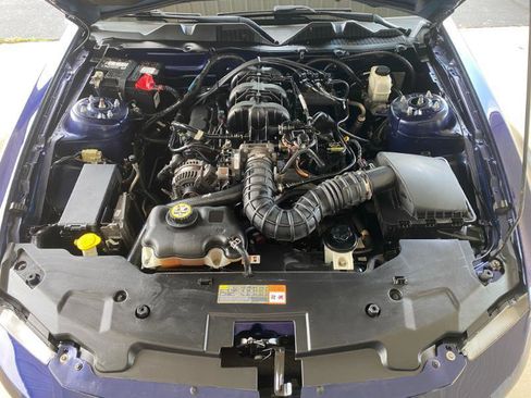 Used 2010 Ford Mustang Convertible RWD image 14