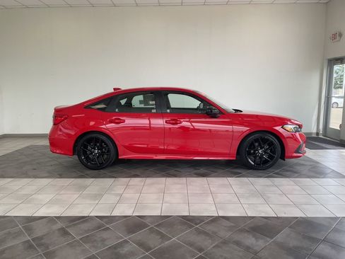 Used 2023 Honda Civic Sport image 4