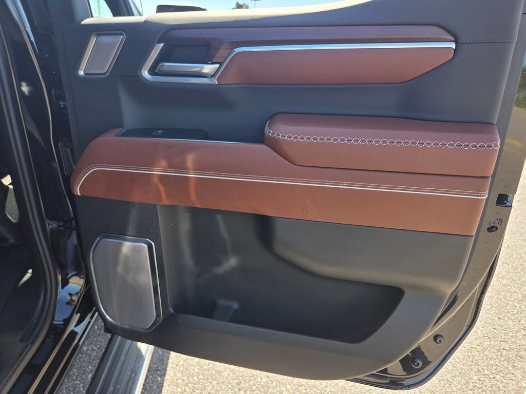 New 2026 GMC Sierra 1500 Denali Ultimate w/ LPO, Black Badging Package AWD/4WD image 40