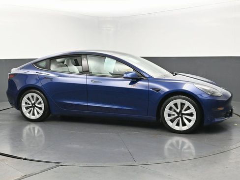 Used 2022 Tesla Model 3 image 5